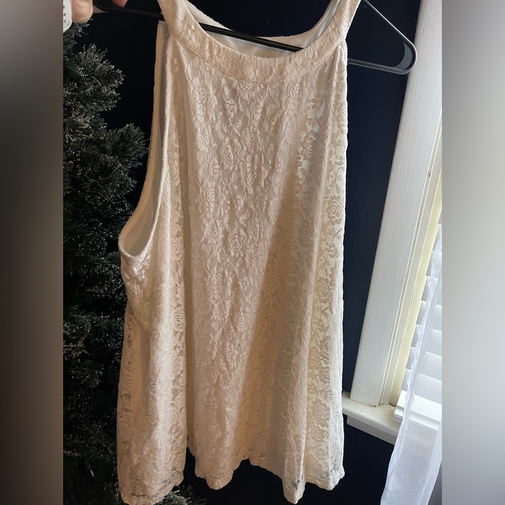 Torrid white lace top sz 3